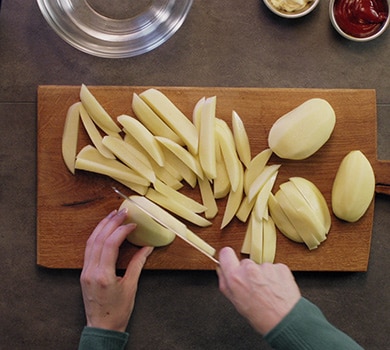 Hausgemachte knusprige Pommes frites