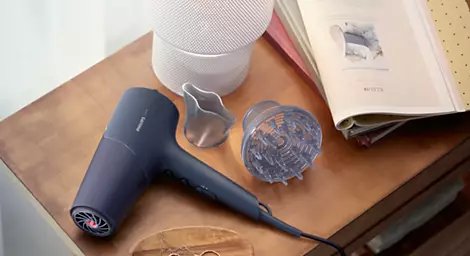 Schnelles, schonendes Styling mit der neuen Philips Haartrockner Serie 5000